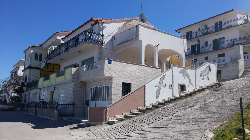 Apartment Karmen Trogir Eksteriør bilde